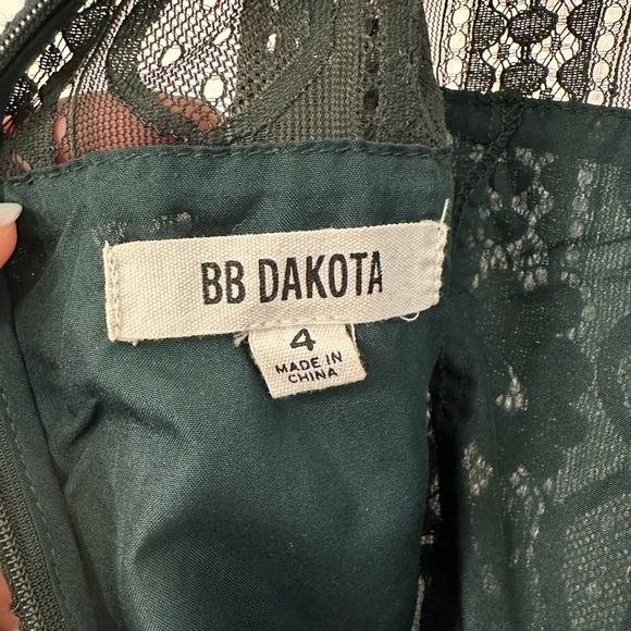 BB Dakota | Dark Green Lace Mini Dress. Size 4 - Picture 4 of 9